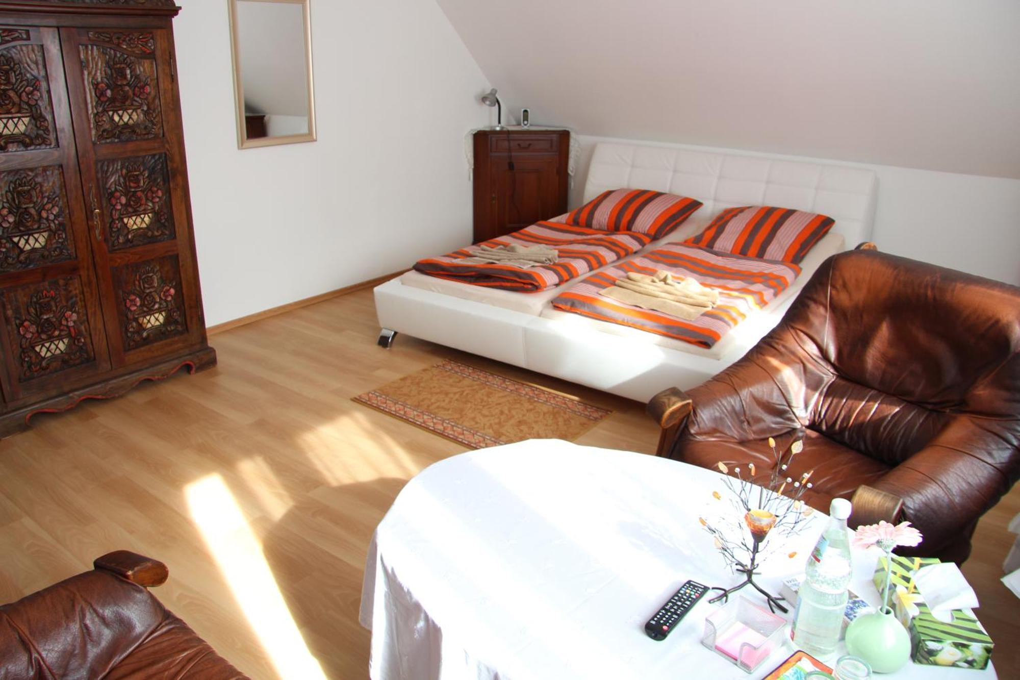 Hotel Am Schloss Neuenstein Phòng bức ảnh